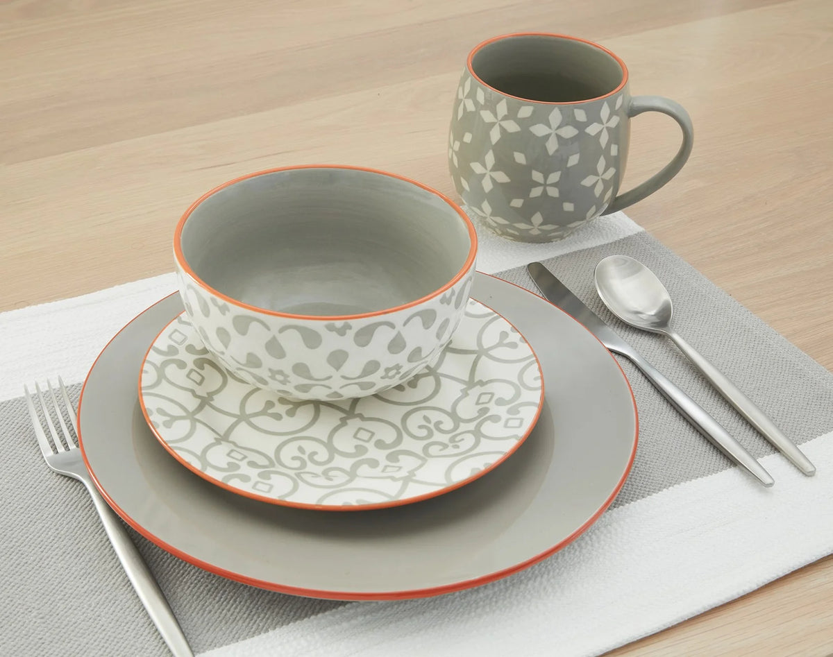 16 Piece Stoneware Dinnerware Set O19712