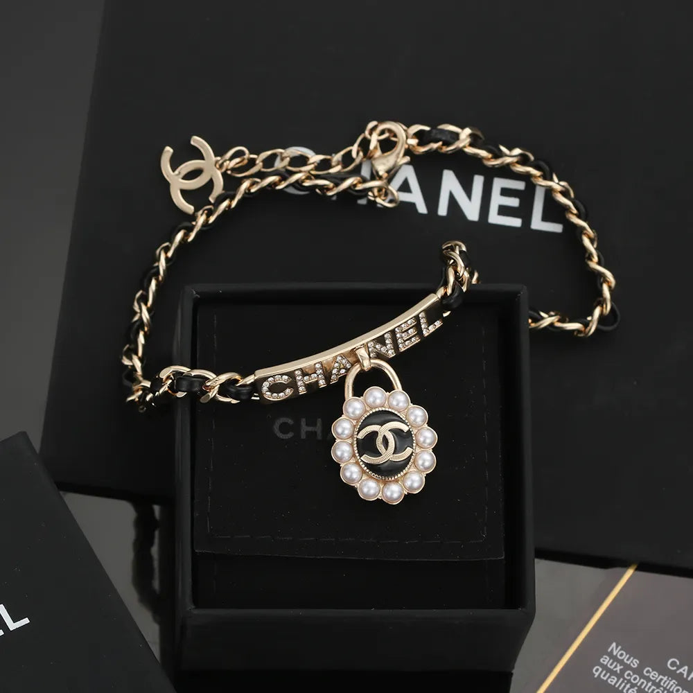 Jewelry C537588