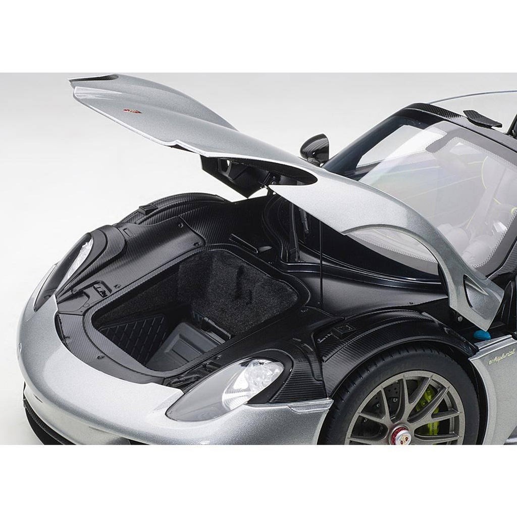 Silver 1/12 Model Car K518041