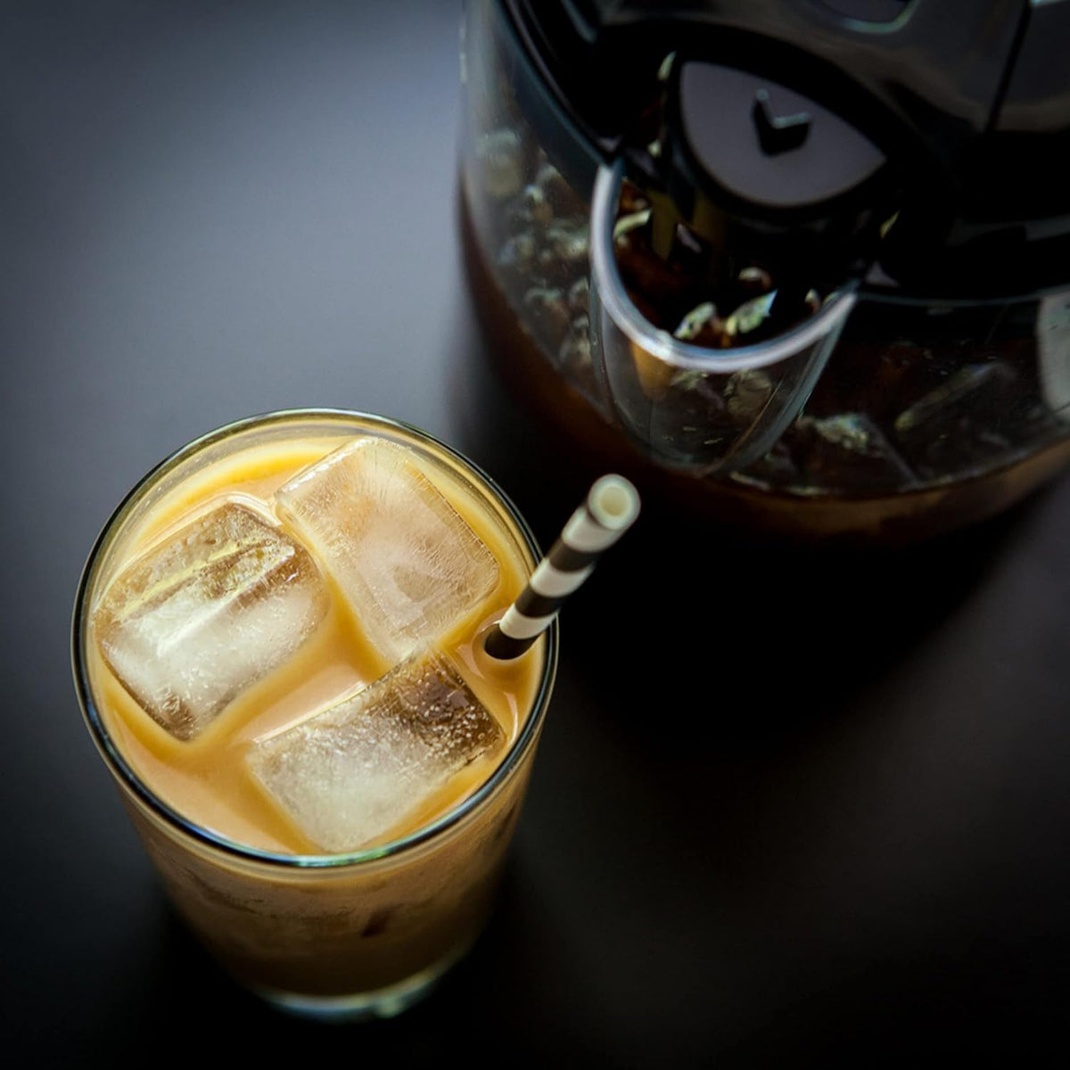 2-Quart Black Iced Tea & Iced Coffee Maker V3083