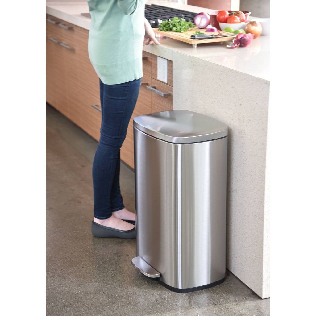 13.2 gal Stainless Steel Trash Can R173052