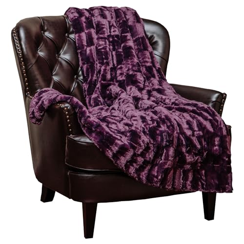 Gray Faux Fur Throw Blanket 50" x 65" W230671