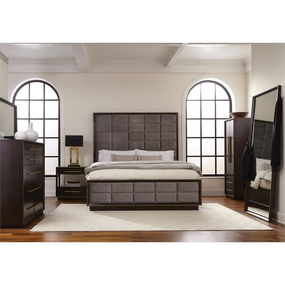 4-piece Wood California King Panel Bedroom Set in Brown and Gray R135642