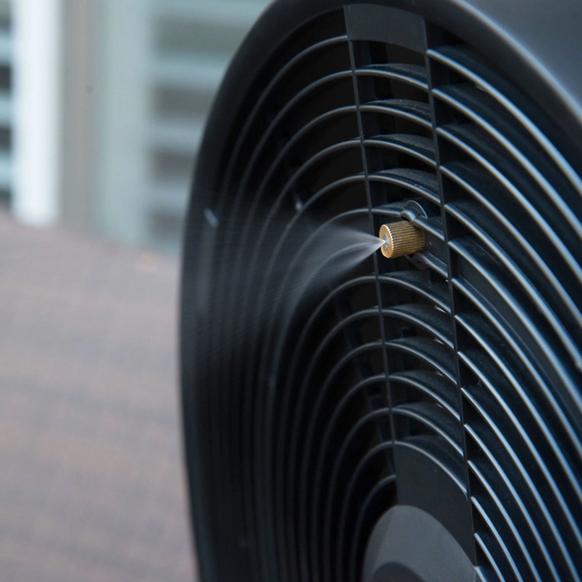 Outdoor Misting Fan & Pedestal Fan Q5725