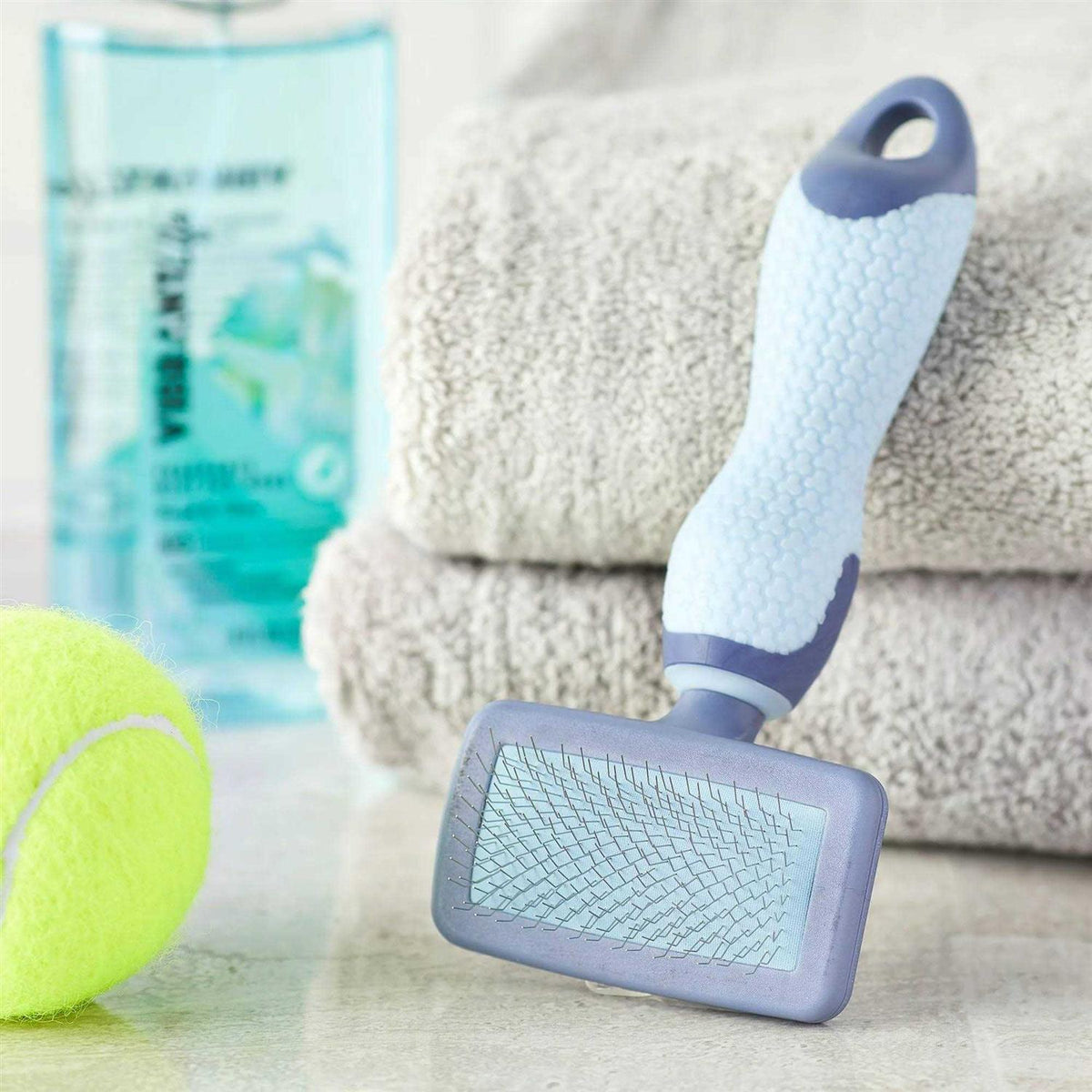 Plastic Dog Grooming Brush with TPR Grip Q709